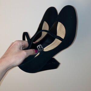 Never worn 👠